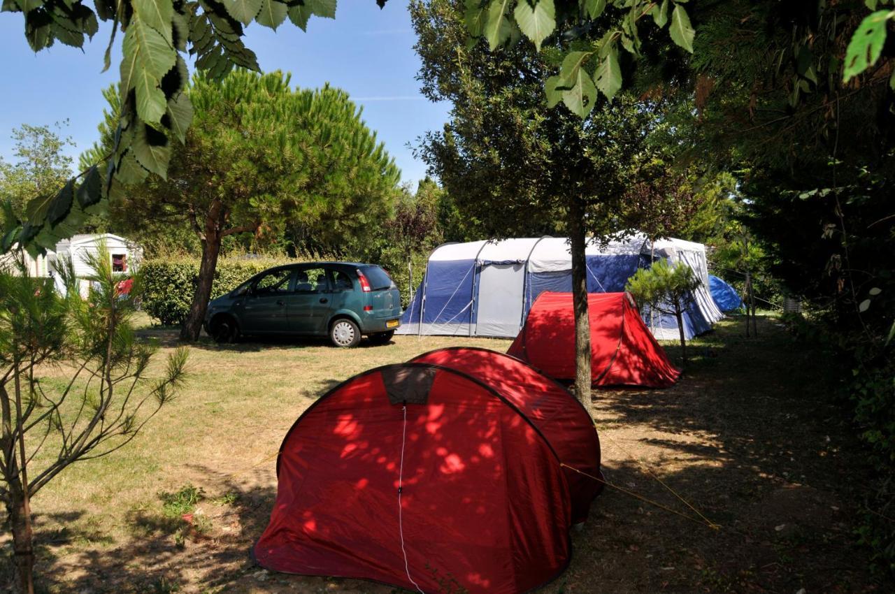 Camping Le Beaulieu Puilboreau Luaran gambar